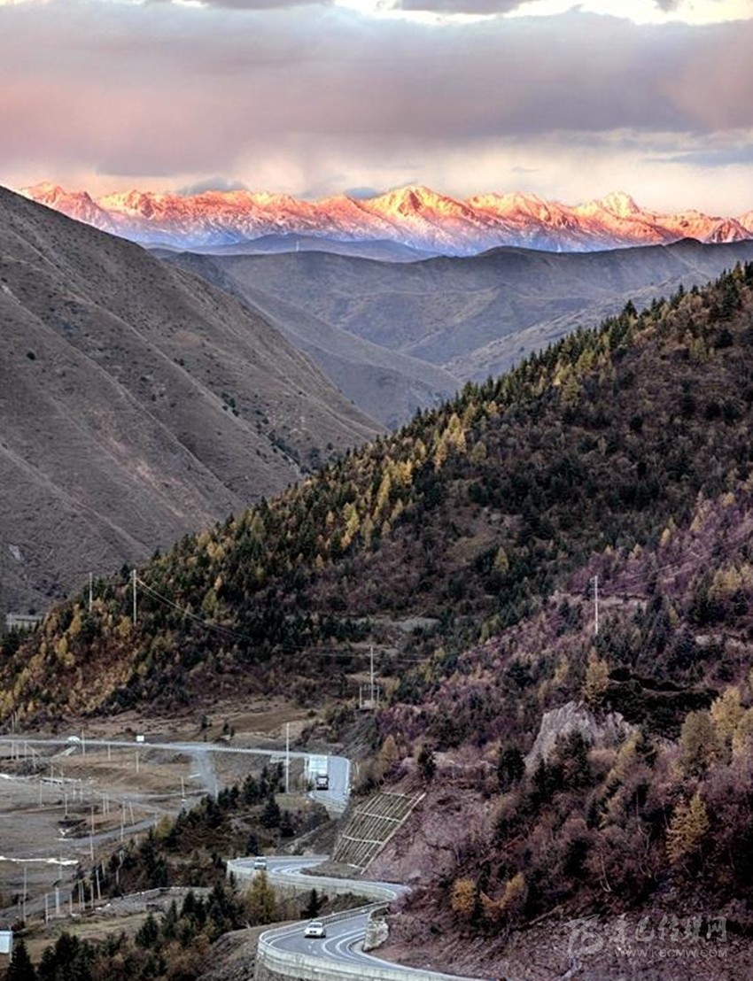公路都這么美，你在川西高原到底錯過了多少風(fēng)景？