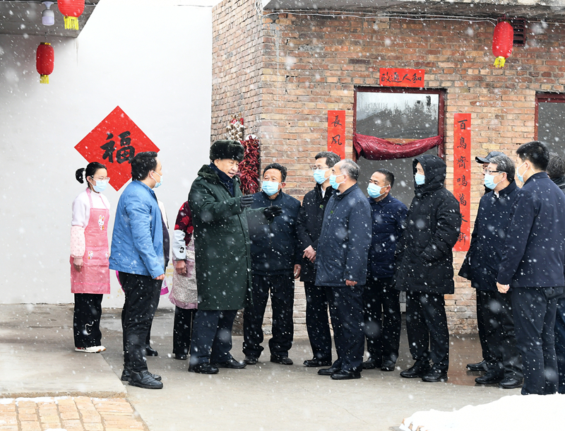 2022年1月26日，習(xí)近平總書記在山西霍州馮南垣村受災(zāi)村民師紅兵家看望。