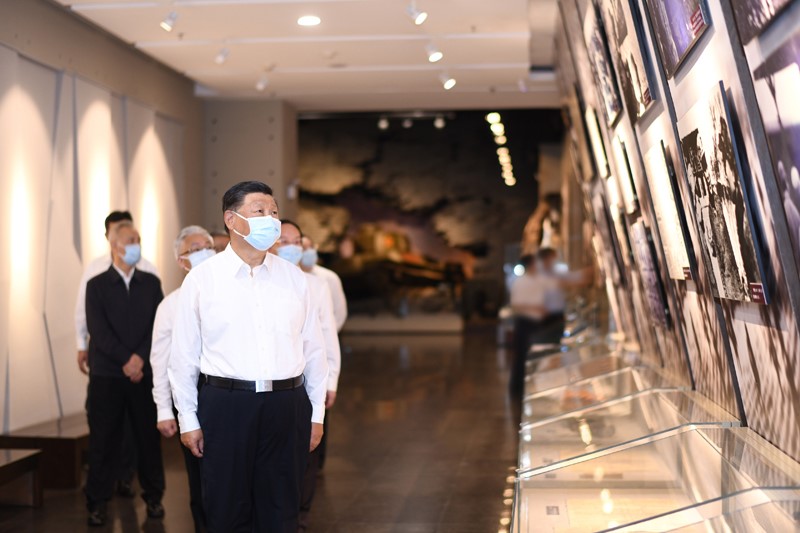 2022年8月16日至17日，中共中央總書記、國家主席、中央軍委主席習(xí)近平在遼寧考察。這是16日下午，習(xí)近平在錦州市考察遼沈戰(zhàn)役紀念館。 新華社記者 燕雁 攝